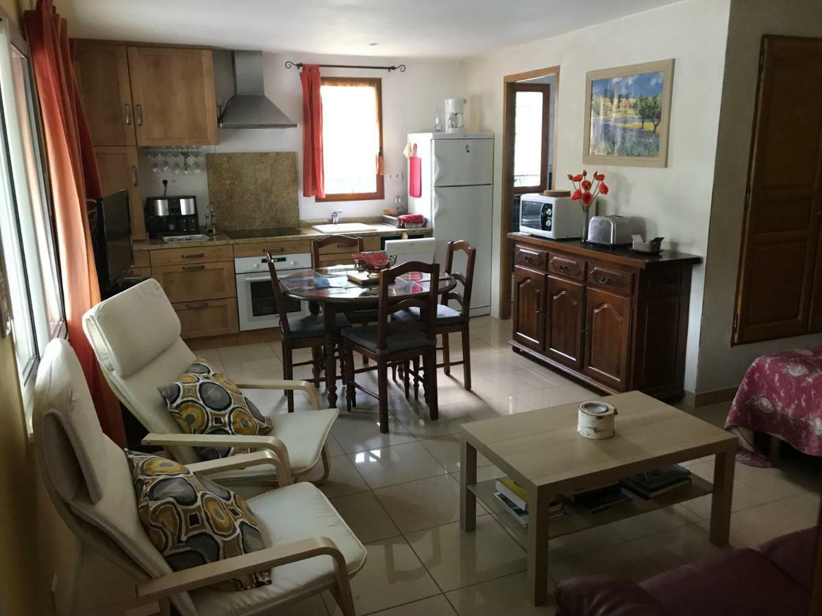 Les Buis Apartment Carpentras Exterior photo