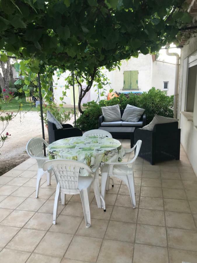 Les Buis Apartment Carpentras Exterior photo
